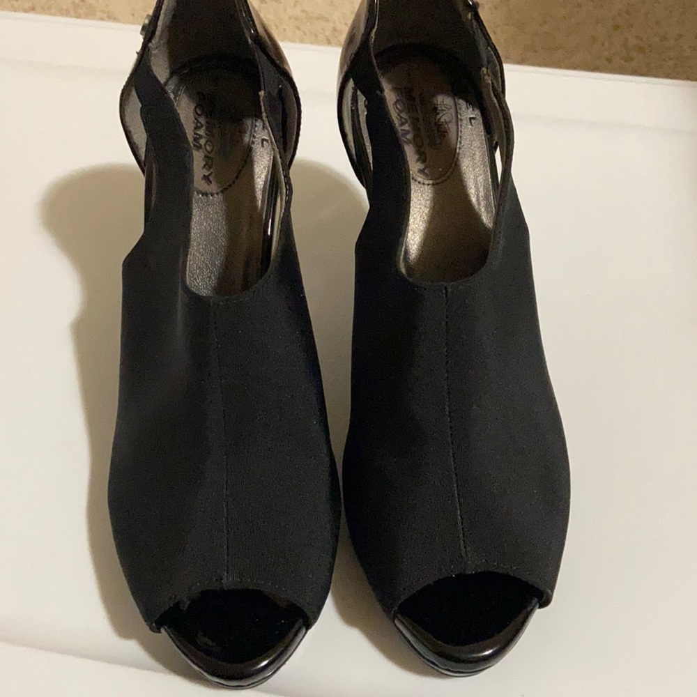 Life stride with memory foam high heels size 8